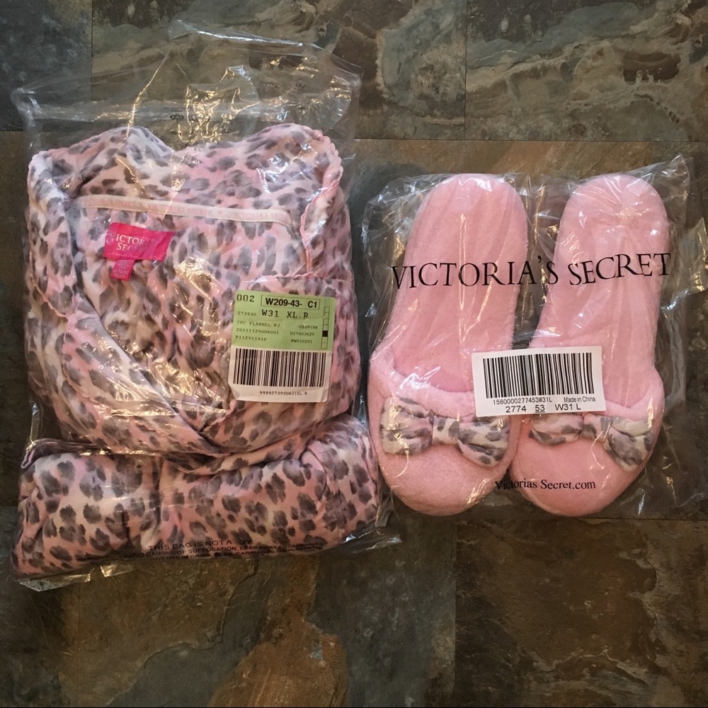 VS PJs Leopard Pajamss w/ Slippers NWOT